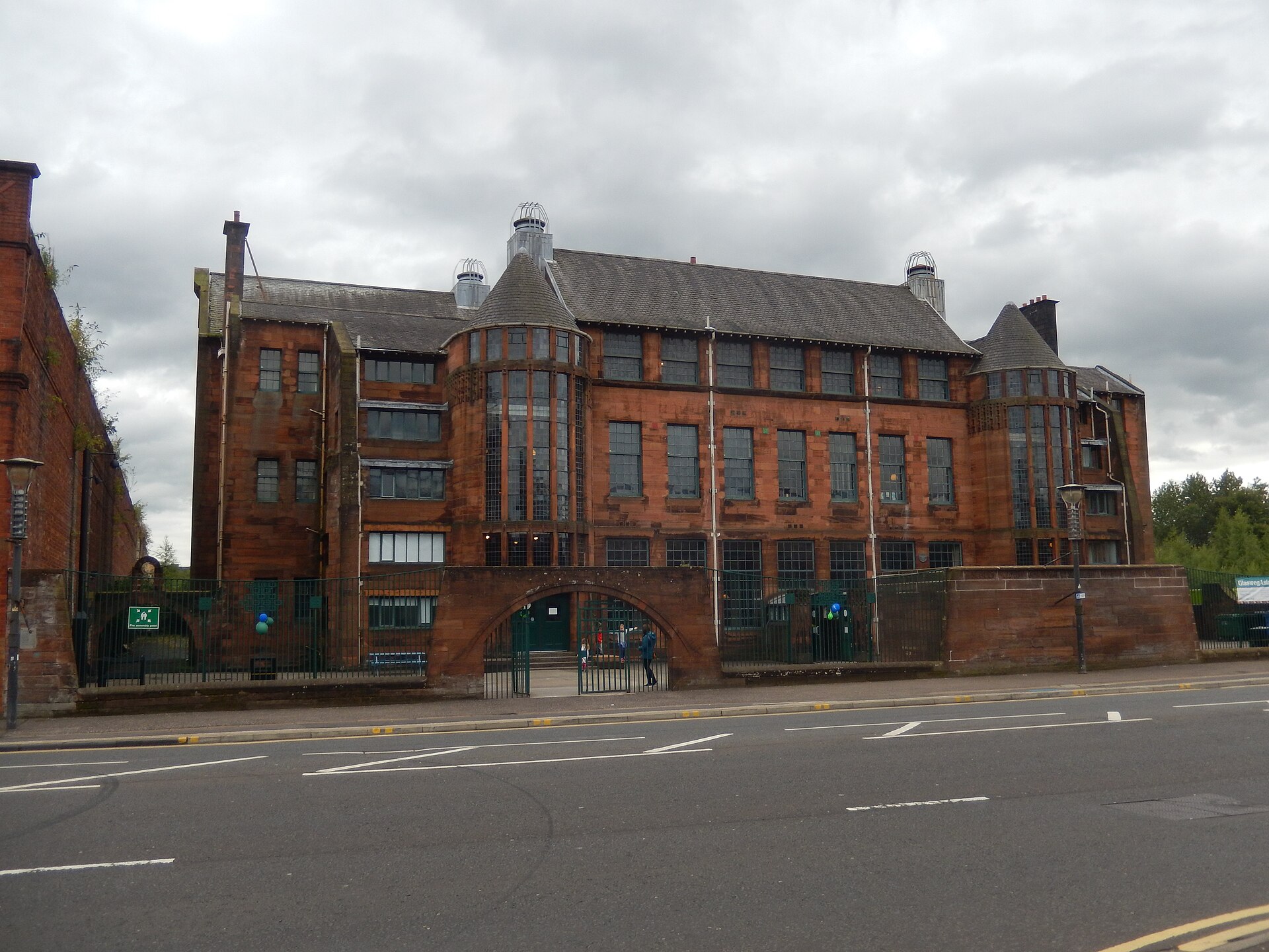 Scotland Street School in Glasgow, showing Charles Rennie Mackintosh's red sandstone entrance facade